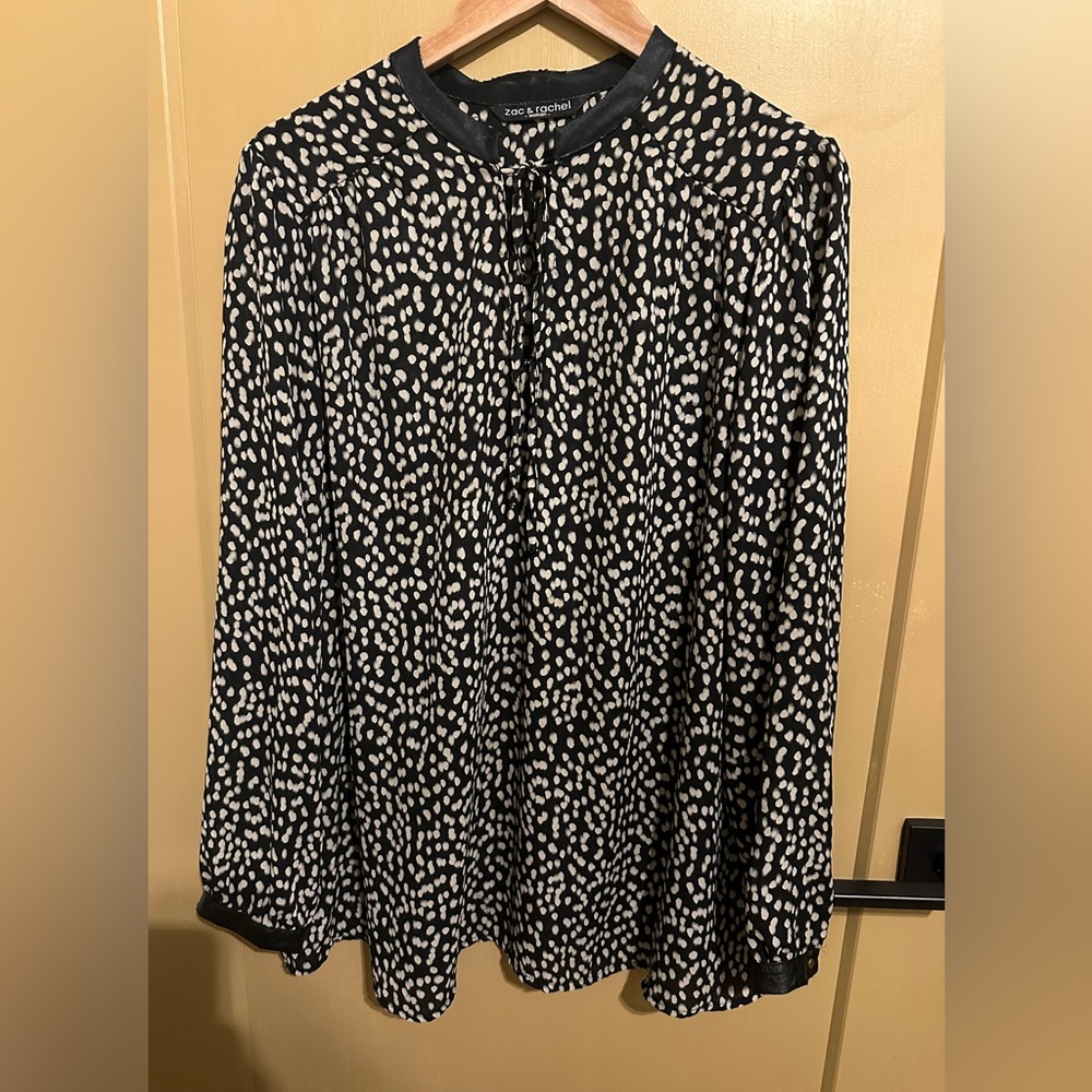Zac & Rachel dots‎ black Blouse Size 1x